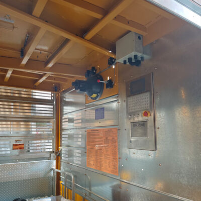 Max Height 495 M Temporary Building Hoist Incorporating Sandblasting Paint Finish Engineered for Safe and Material Lifting