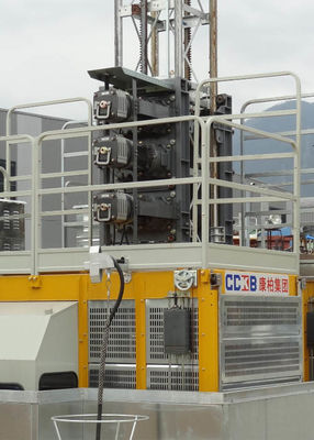 FC Motor Control Personnel And Materials Hoist With Energy Saving Helical Reducers