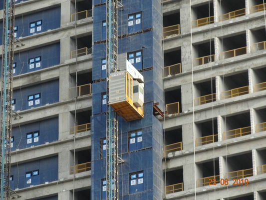 VFD Drive Motor 46 M / Min Rack & Pinion Building Material Hoist