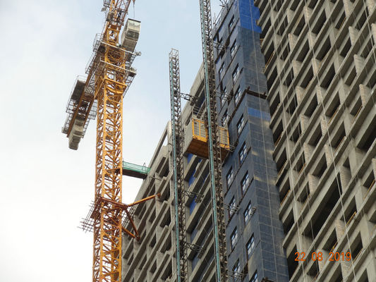 Twin Cage 2000KG Construction Site Rack And Pinion Hoist