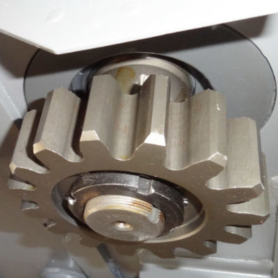 M8 Drive Pinion For Construction Elevator Quenching And Nitriding Treatment