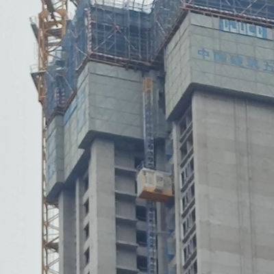 SC200 Rack And Pinion Lift with Mast Section Size 650x650x1508mm Passenger and Material