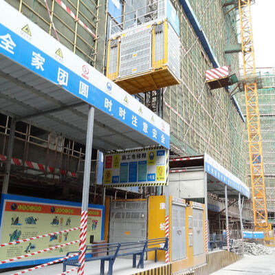 Galvanised Mast Finish Construction Hoist Featuring Operating Temperature Range Minus 20 Celsius To 50 Celsius For And Safe Vertical Transport