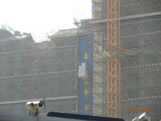 Double Cage Construction Site 1.5m Passenger And Material Hoist