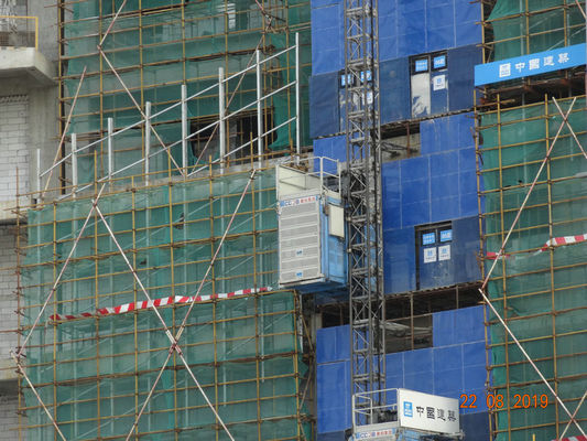 Man Material Transportation 3 Doors Rack & Pinion Hoist