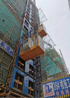 Q355B Steel Sandblasting And Painted , Galvanised Construction Site Hoist